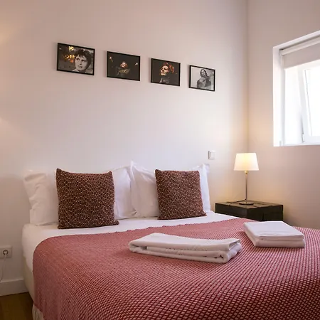 アパート 54 サンタ カタリーナ リスボン