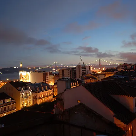 54 サンタ カタリーナ アパート リスボン