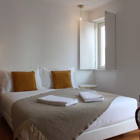 54 サンタ カタリーナ * リスボン