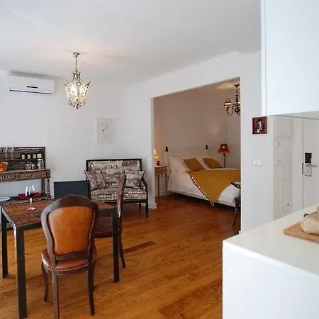 54 Santa Catarina Apartments *