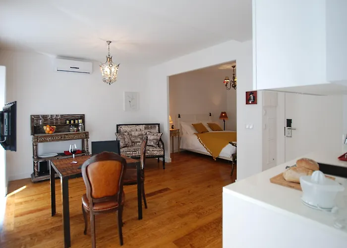 54 Santa Catarina Apartments *