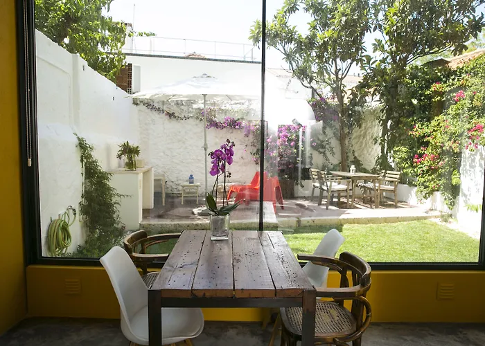 54 Santa Catarina Apartments *