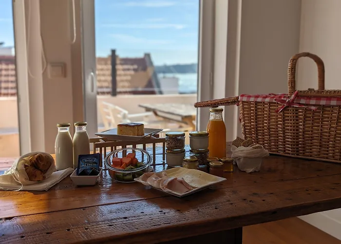 54 Santa Catarina Apartments *